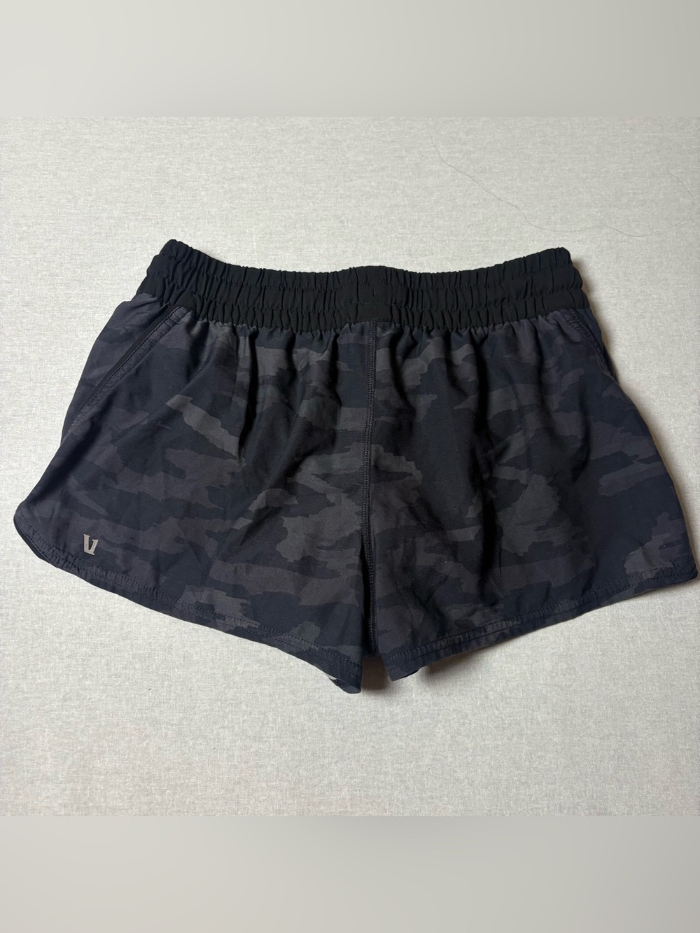 Vuori Clementine shorts Black Camo VW304 Size Small